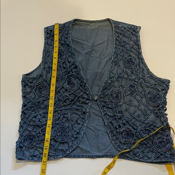 Vintage Intricate Blue Denim Vest with Floral Patterns - Picture 3 of 4